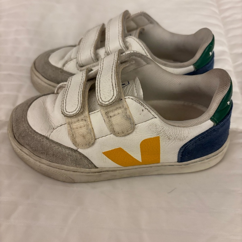 VEJA V-12 LEATHER WHITE MULTICO INDIGO EUC Sz 11